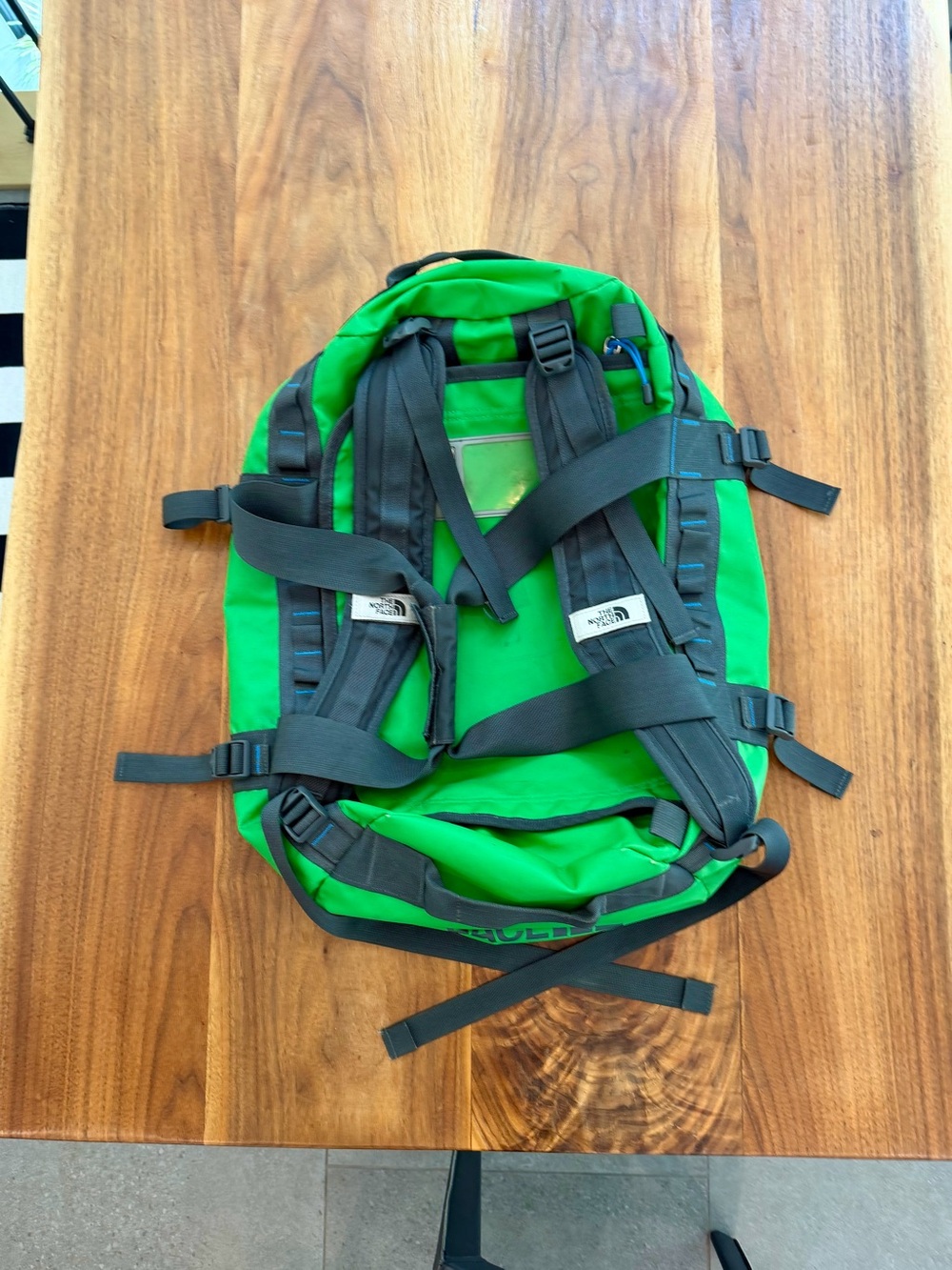The North Face, Vintage Base Camp Duffel, 50L, Bright Green